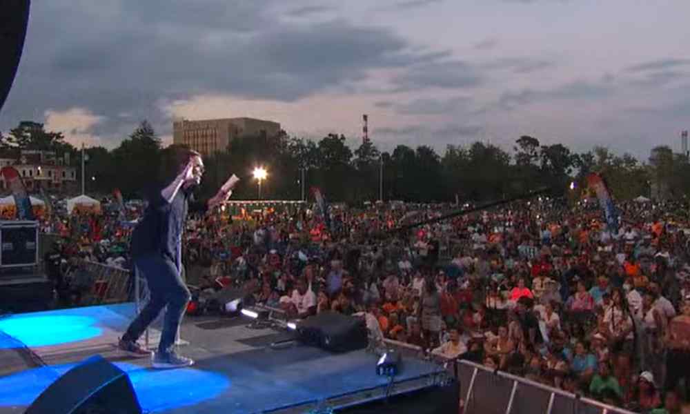 Andrés Palau predica la Palabra de Dios a miles en festival CityFest