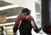 Consejo Mundial de Boxeo prohíbe a hombres trans pelear contra mujeres