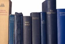 Distrito escolar de Texas retira la Biblia de estantes de bibliotecas