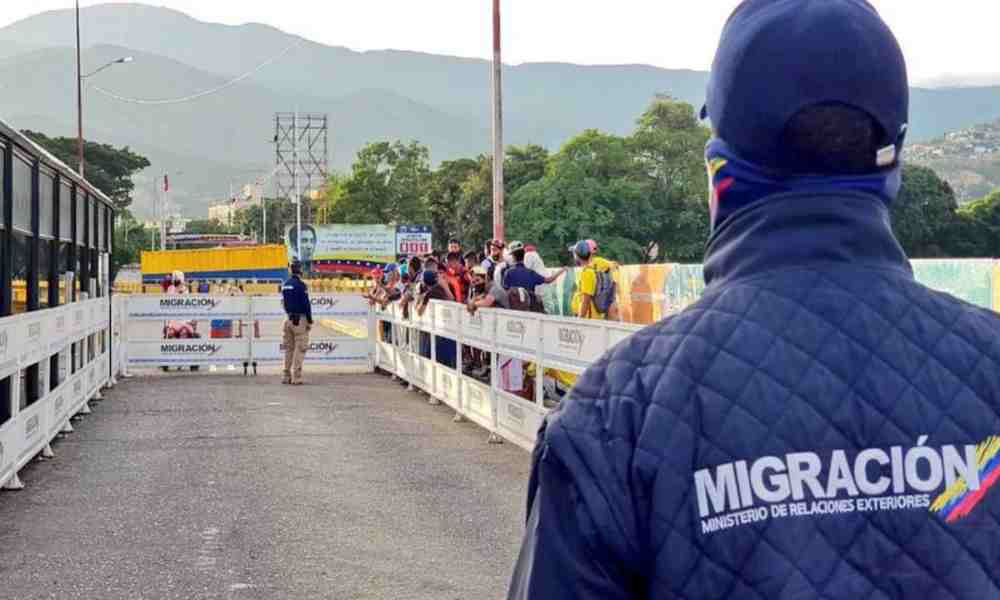 Colombia y Venezuela anuncian que reabrirán su frontera