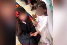 Critican a una escuela por simular una boda con dos niñas