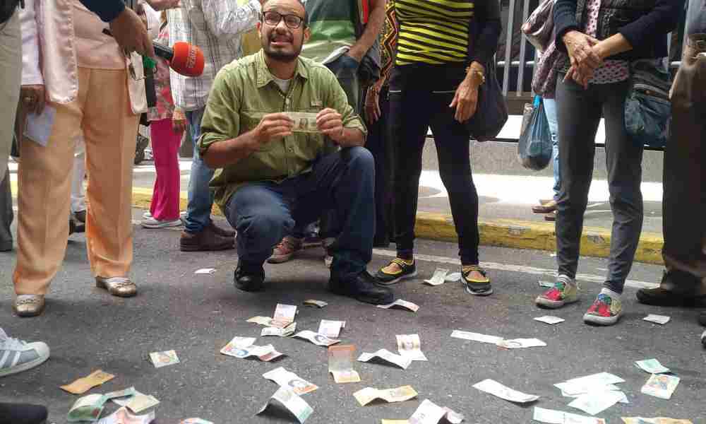 El salario mínimo de Venezuela vuelve a ser el más bajo de LATAM