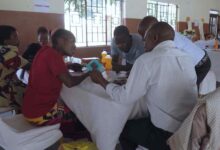 Cristianos de Zambia escuchan la Biblia en su idioma por primera vez