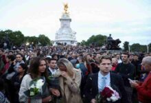 Multitud despide en Londres a la reina Isabel II, el mundo guarda luto