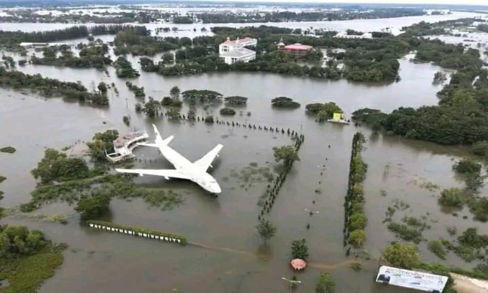 Más de 324 mil familias son afectadas por inundaciones en Tailandia