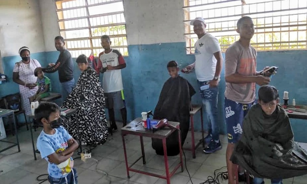 Movimiento cristiano ayuda con programa social comunitario en Bolívar  