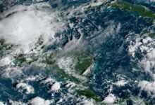 Tormenta tropical Karl apunto de impactar la costa sur del Golfo de México