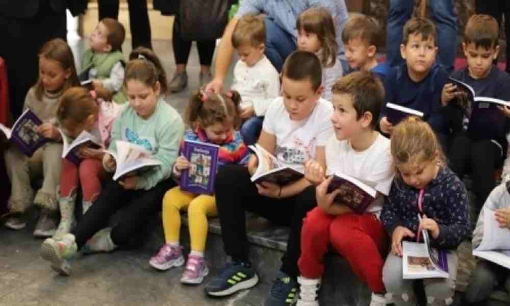Entregan 225 mil Biblias a niños de Europa del Este