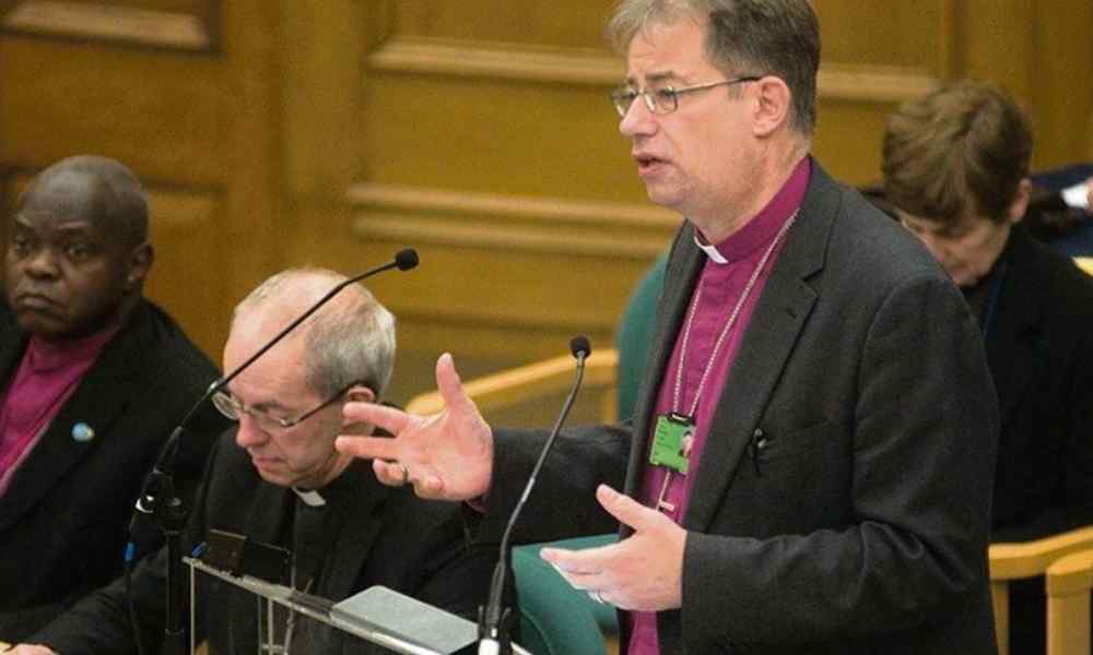 Obispo a Iglesia de Inglaterra: Bendiga el matrimonio gay