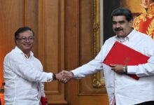 Gustavo Petro se reúne con Maduro en Caracas y firman acuerdos