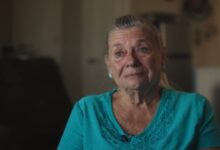 Anciana detenida por dar de comer a indigentes persevera en ministerio