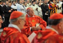 Cardenal francés admite haber abusado de niña de 14 años