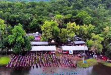 Más de 1.500 personas se bautizan en un río de Tailandia
