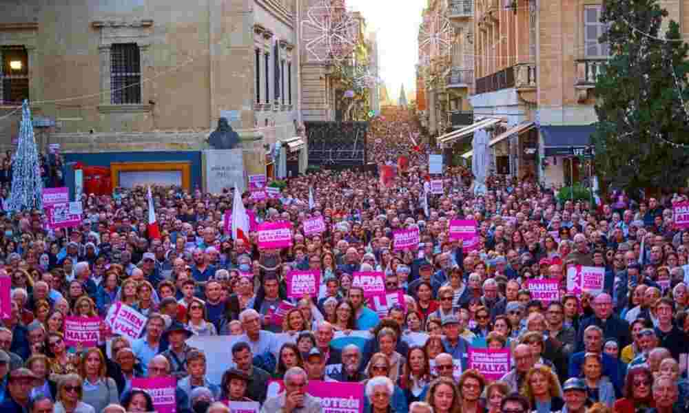 Isla de Malta: 20 mil personas protestan y oran contra el aborto
