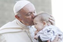 Papa: “El aborto es un crimen’, pero la Iglesia no debe hacerlo política”