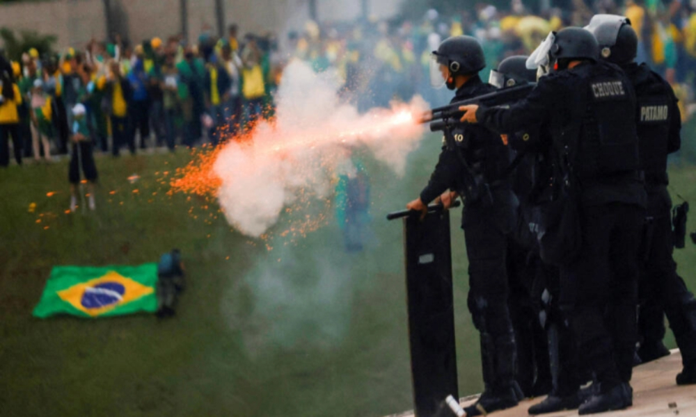 Justicia de Brasil investigará el papel de Bolsonaro en disturbios de la capital