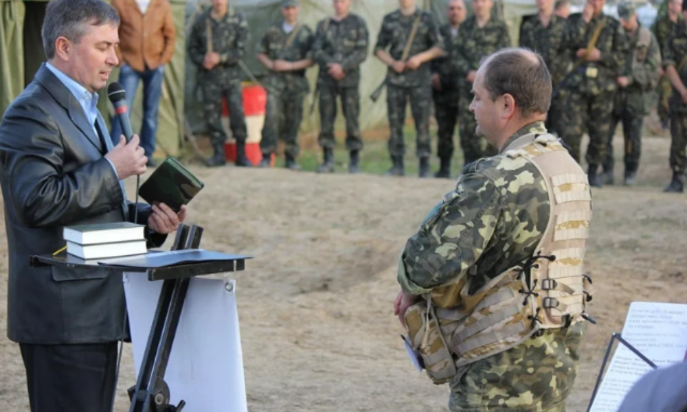 Más de 10.000 biblias serán enviadas a soldados ucranianos
