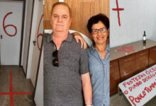 Pastor y esposa son asesinados por su hijo y deja mensaje satánico