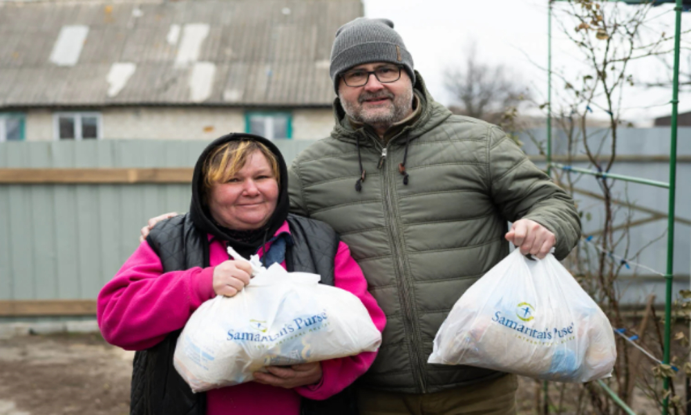 Misión lleva comida y cocina a familias afectadas por guerra en Ucrania