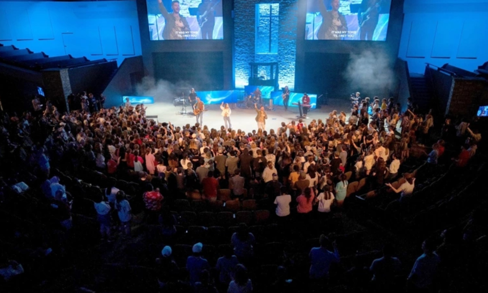 1300 jóvenes se reúnen para un evento de discipulado en Iglesia de Georgia