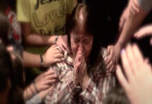 Anciana fue sanada de cáncer durante oración de grupo de jóvenes