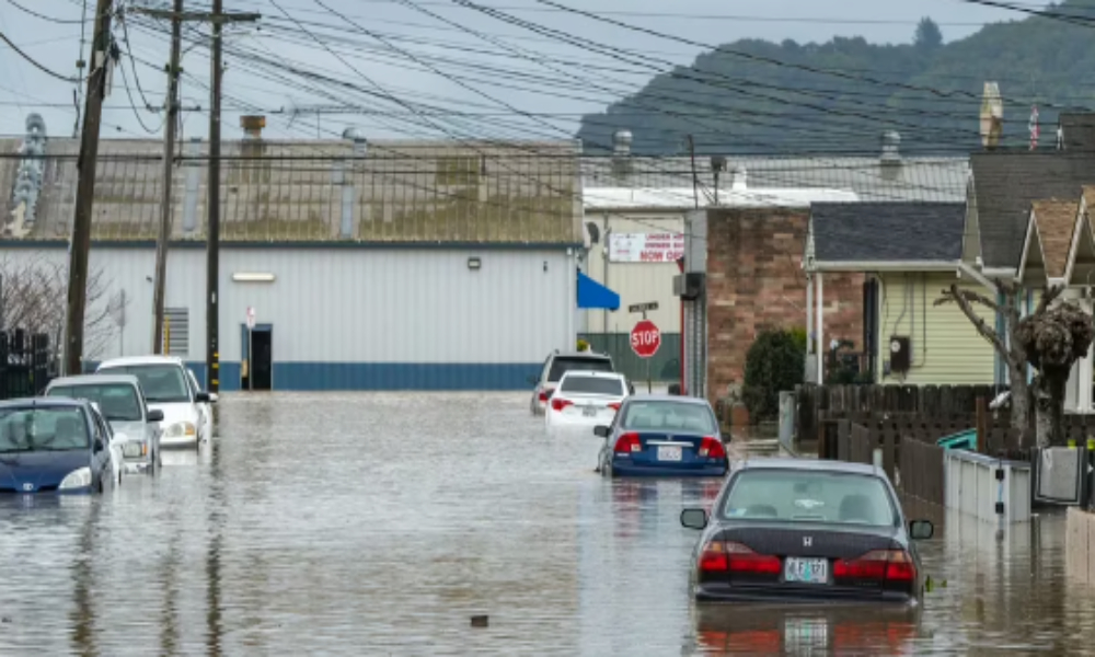 Más de 8.500 personas tuvieron que abandonar sus casas por las lluvias en California