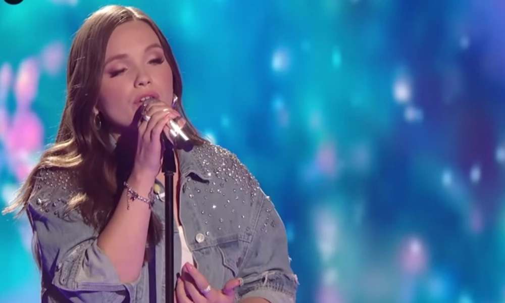 Concursante cristiana canta una alabanza tras avanzar al top 12 de American Idol