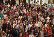 Cientos de personas se bautizan en Gatlinburg Estados Unidos