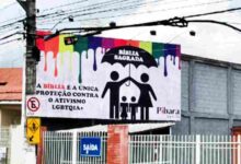 Condenan iglesia por mostrar valla contra activismo LGBT
