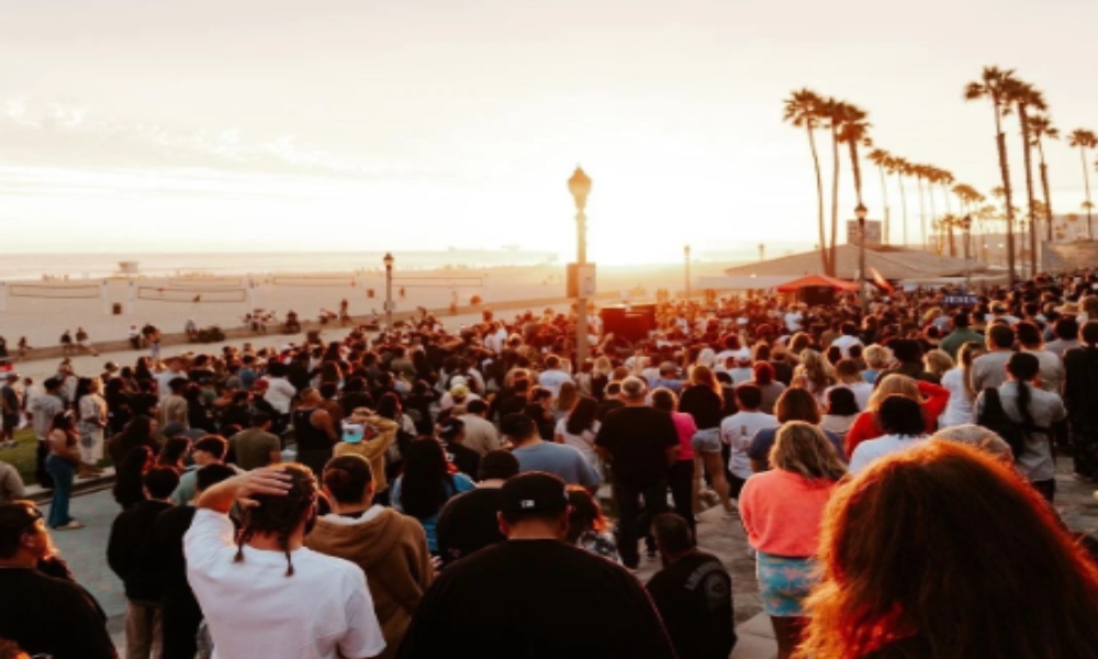 85 personas aceptan a Jesús tras predicar en una playa