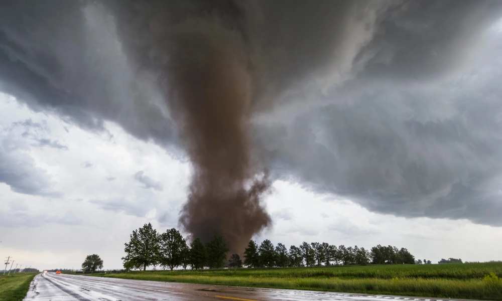 Alertan a varios condados de Texas de un posible tornado
