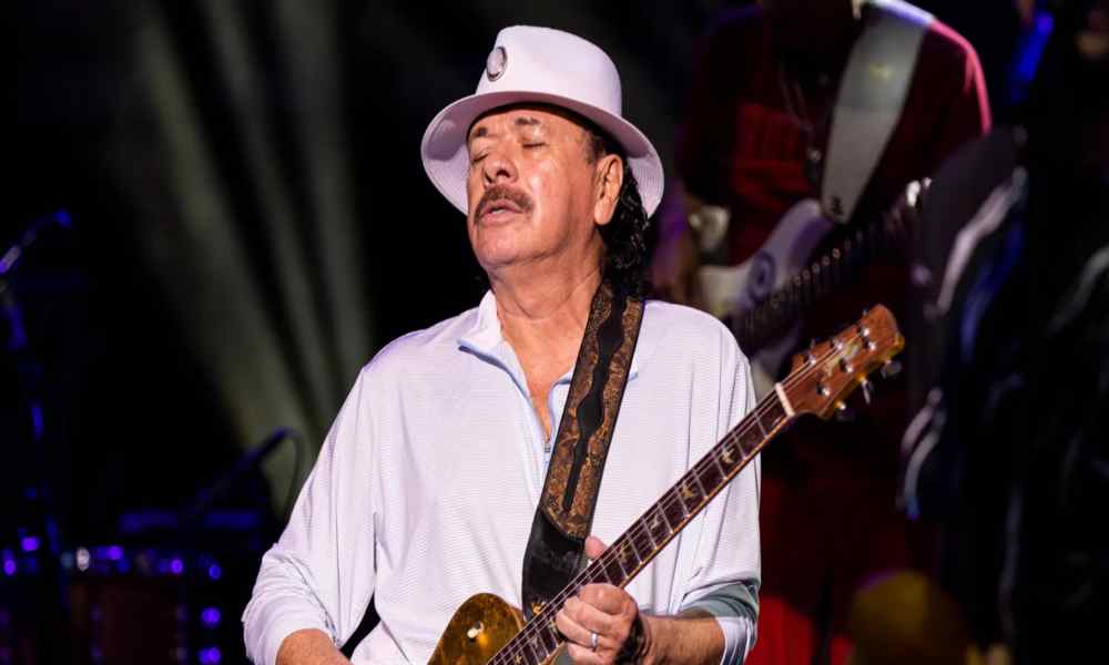 Carlos Santana, criticado por decir que el género es inalterable