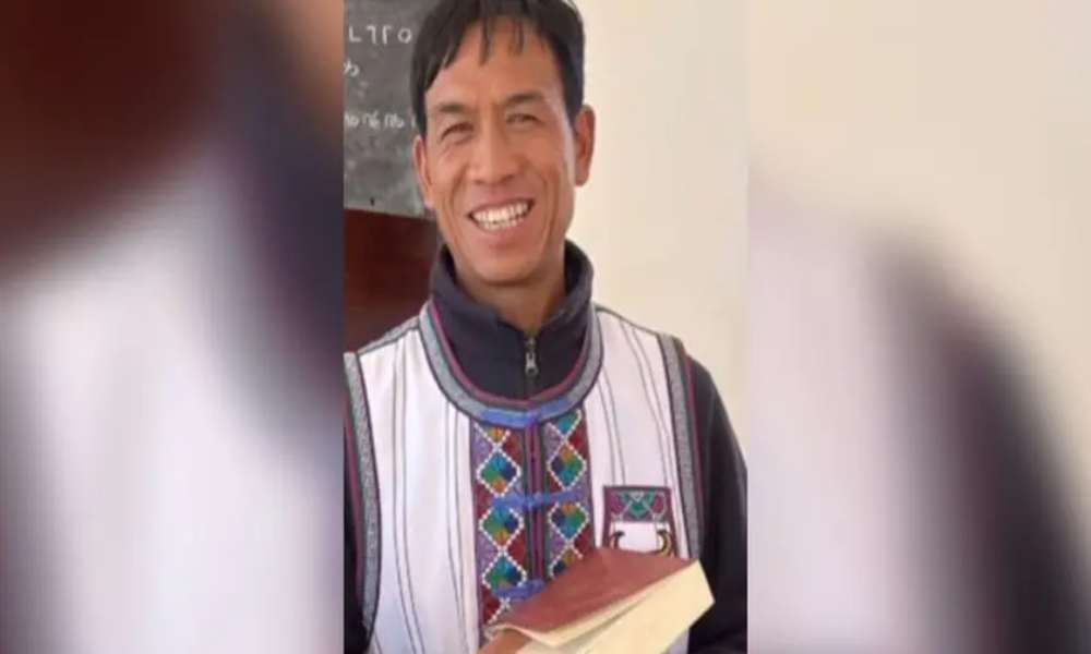 Misionero traduce la Biblia para un pequeño pueblo de China