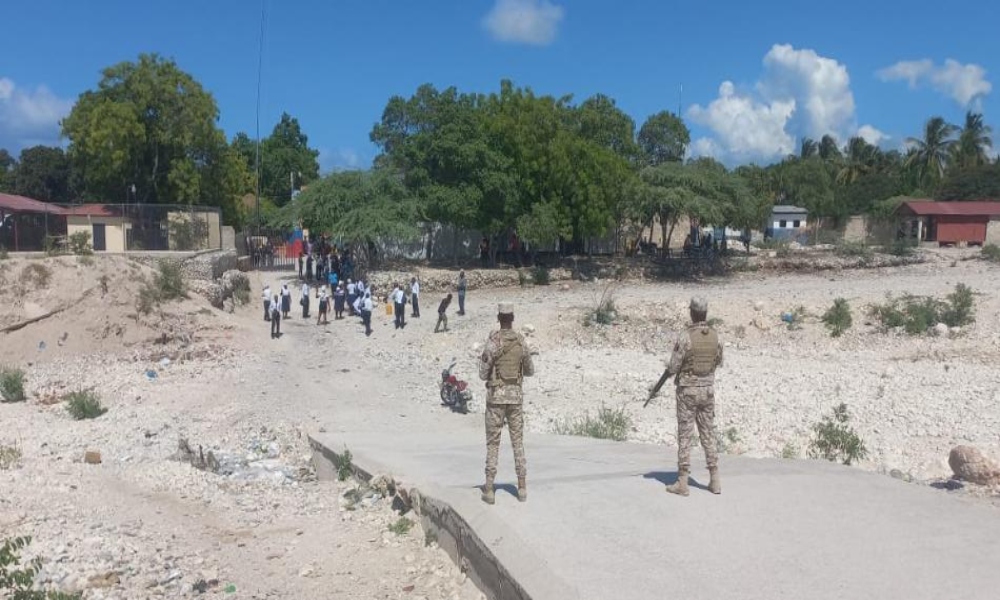 Soldados de R. Dominicana impiden que evangélicos haitianos crucen la frontera