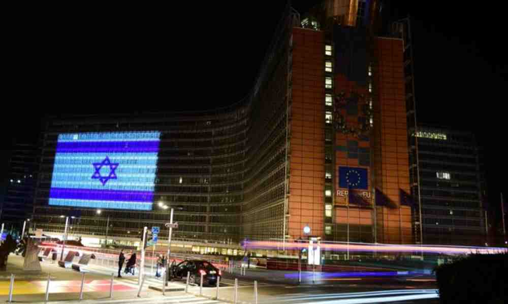 Ciudades de todo el mundo iluminan edificios en apoyo a Israel