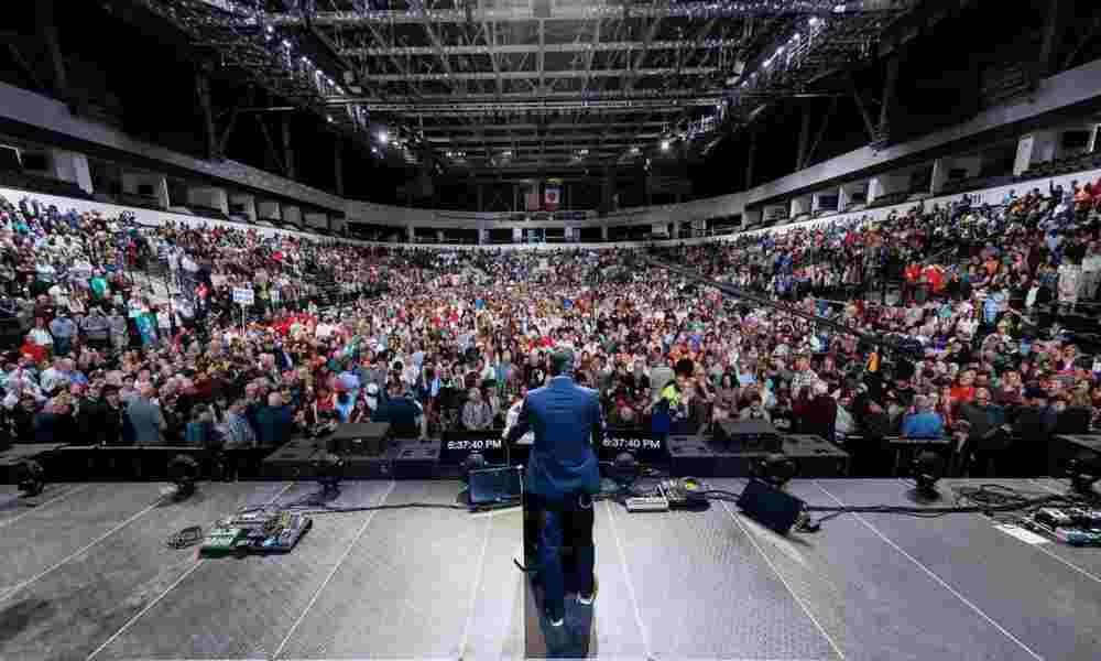 Evangelista Will Graham llega a 23000 personas con el evangelio