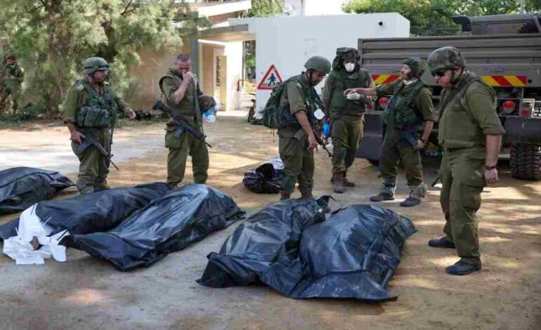 Hallan en Israel decenas de cadáveres quemados por Hamás