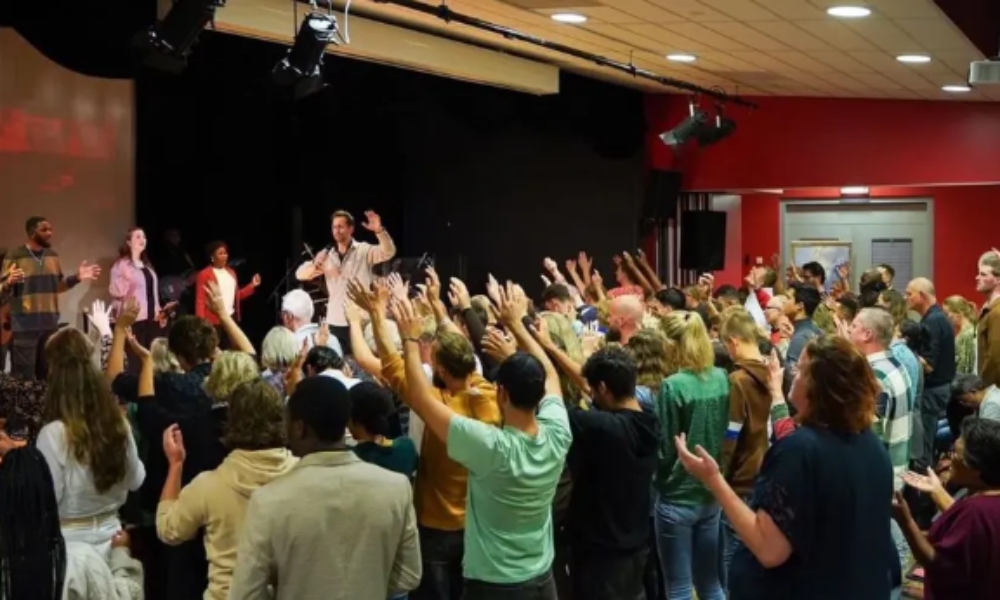 Más de 200 personas se entregan a Jesús en Holanda