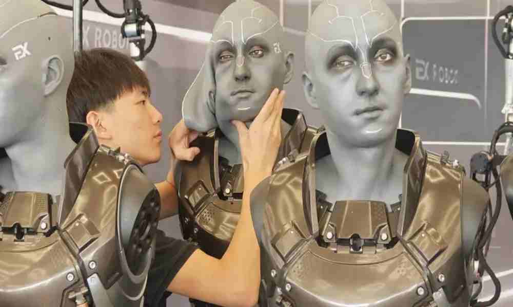 En 2025 China producirá en masa robots humanoides