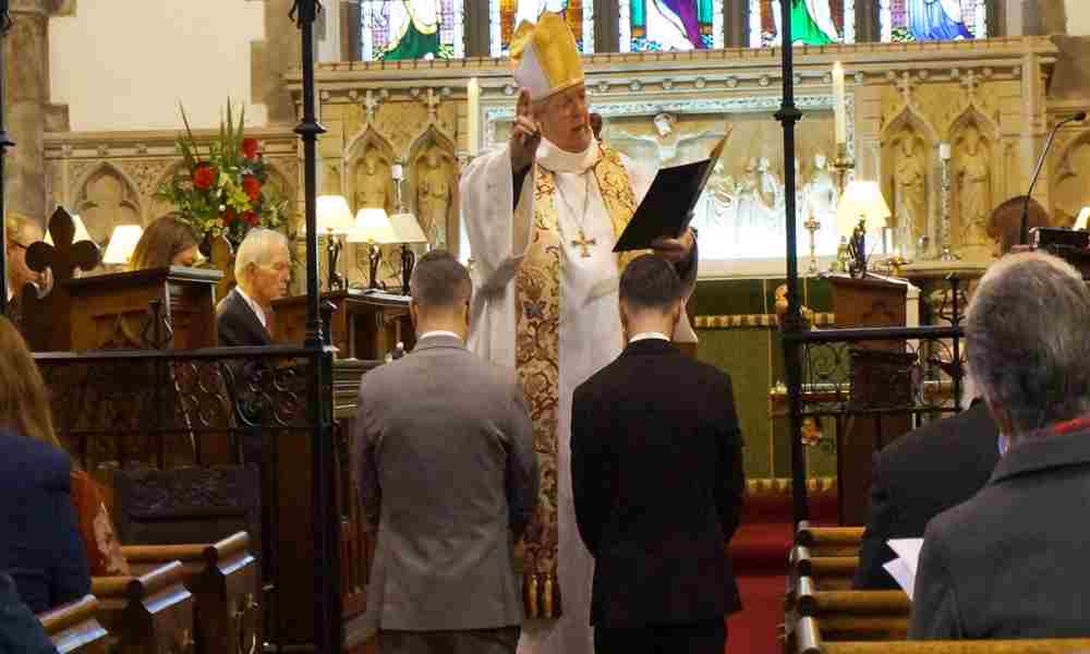 Decenas de obispos respaldan matrimonio gay para sacerdotes