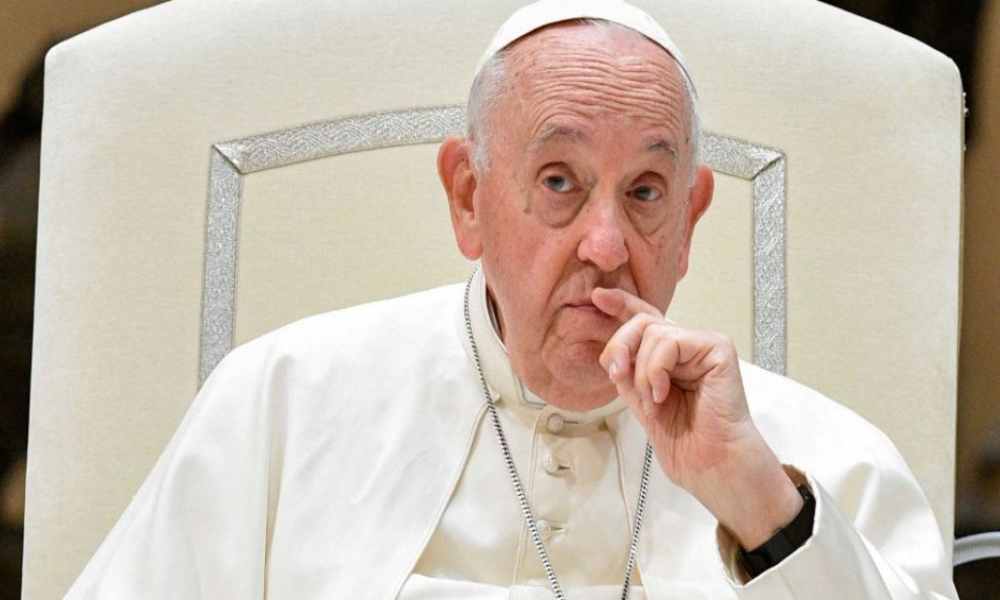 El Vaticano confirma que los transexuales pueden ser bautizados