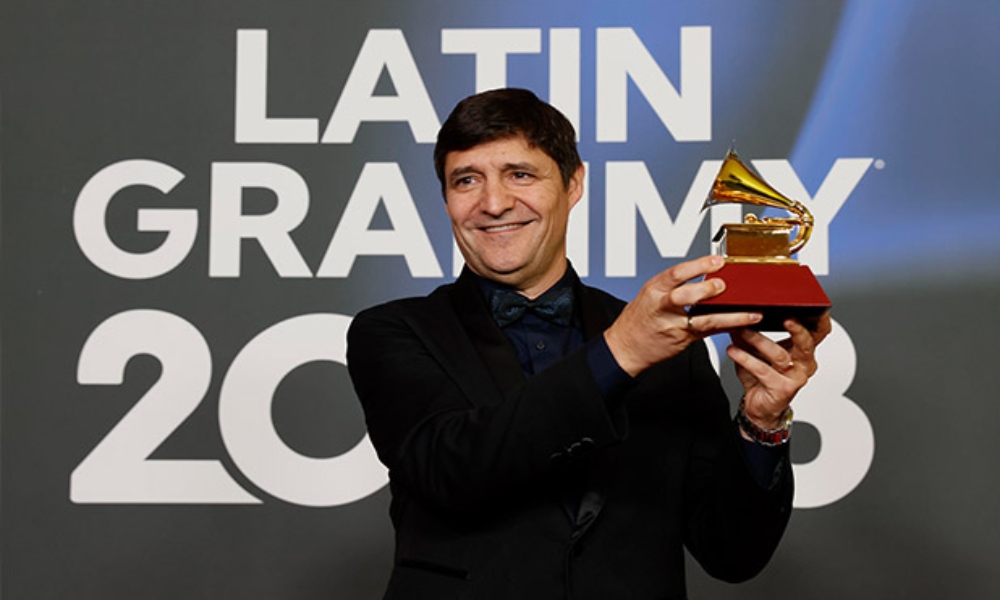 Marcos Vidal gana premio Grammy Latino y se lo dedica a Dios: “Gracias a mi Señor”