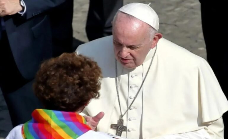 Papa invita a hombres trans a un almuerzo en el vaticano