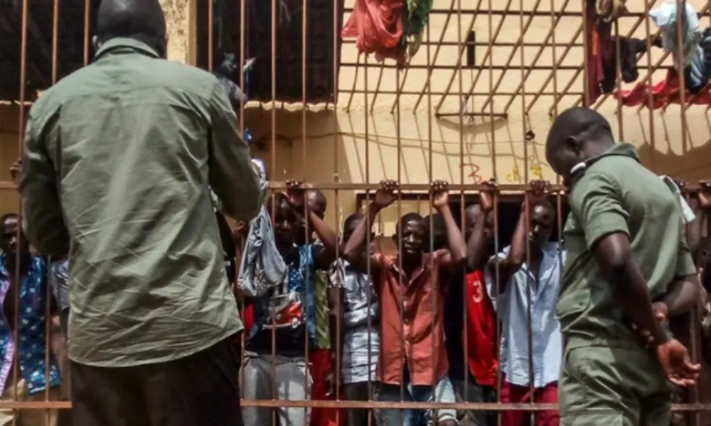 Prisioneros se entregan a Jesús en África: “El poder de Dios estaba allí”