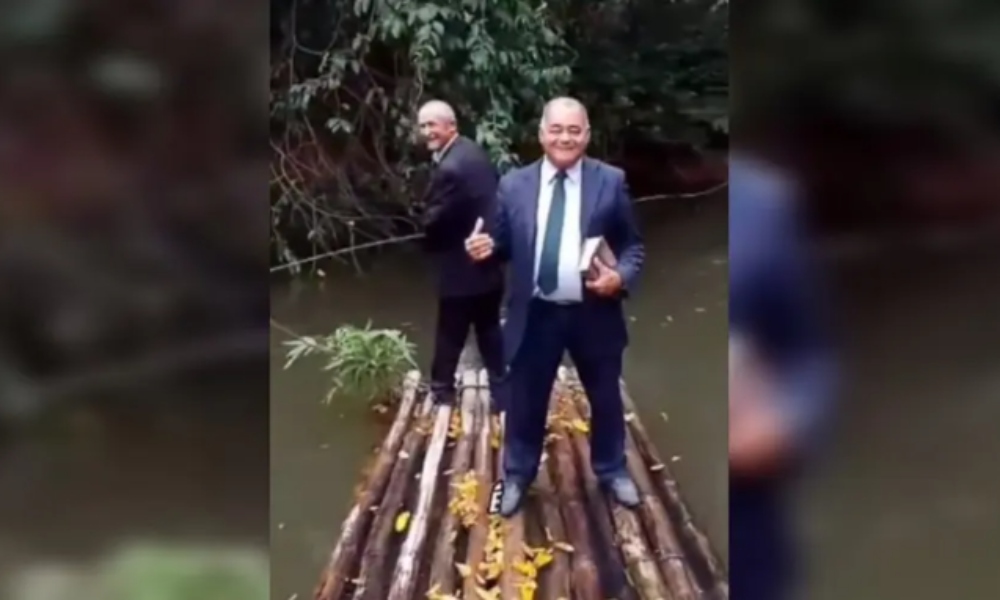 ¡Admirable!: Cristianos cruzan el río en balsa para poder predicar el Evangelio