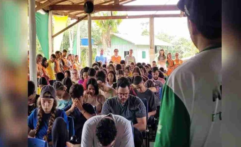 Casi 200 jóvenes participan en jornada misionera en la Amazonía