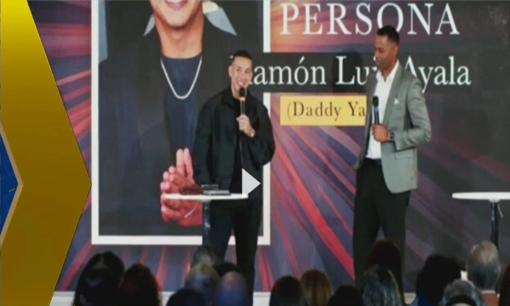 Daddy Yankee comparte su testimonio de fe a jóvenes de una iglesia