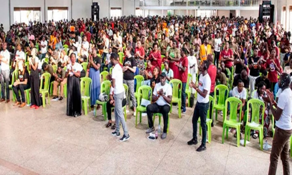 Iglesia rompe récord Guinness con “el aplauso más largo del mundo” dedicado a Jesús