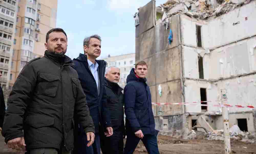 Zelenski sale ileso tras explosión de dos drones rusos