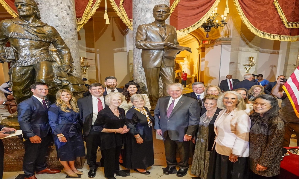Billy Graham es honrado con estatua en el Capitolio de EE. UU.